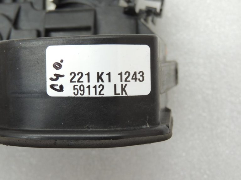 Oriģinālā BMW F30LCI F31LCI F35LCI F80LCI Aizmugurējo kreiso durvju slēdzene 7229459