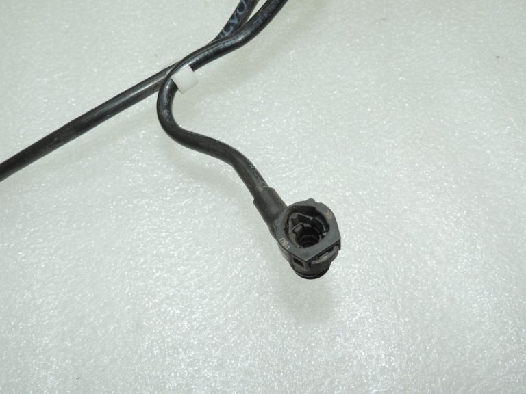 Oriģināls Volvo V60 S60 V70 D3 2.0D degvielas padeves vads 31321025, 31336162