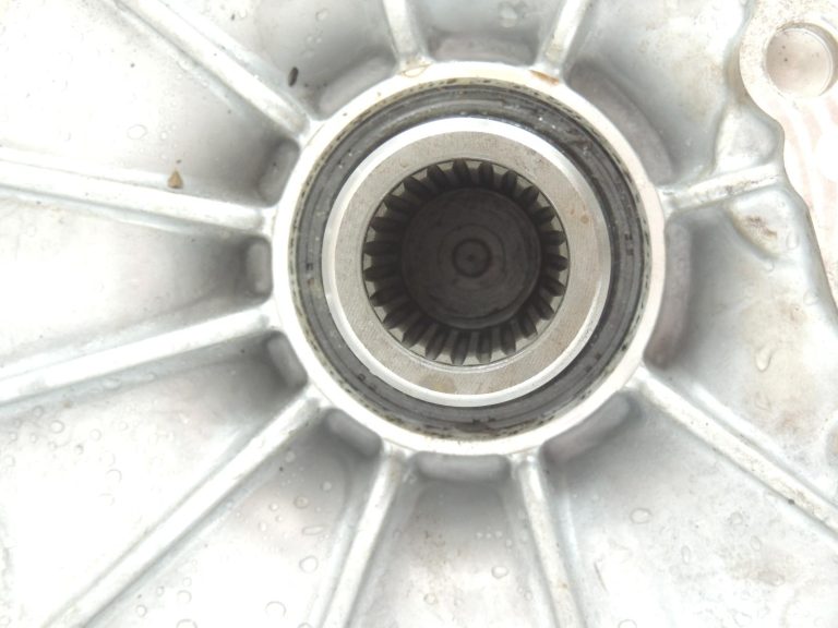 Suzuki Grand Vitara II JB627 2WD pārnesumkārbas pagarinājums 29511-66J50 29141-66J50