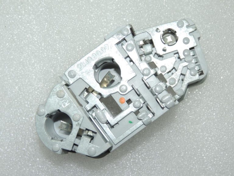 Volvo V60 S60 Lukturu turētājs aizmugurējam labajam lukturim 31294260 OEM
