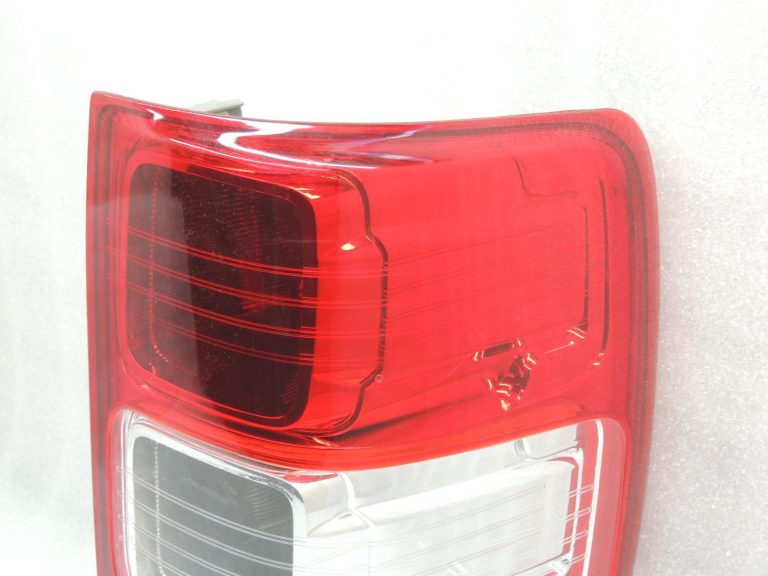 Ford Ranger P375 TKE aizmugurējais lukturis pa labi EB3B-13404-LA DEPO
