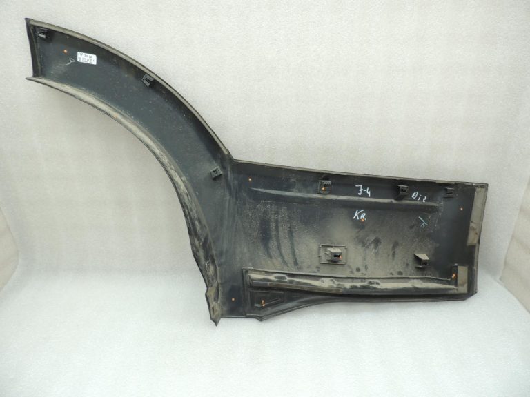 Mitsubishi Pajero V7 Durvju līstes aizmugurējās kreisās melnas MN117291