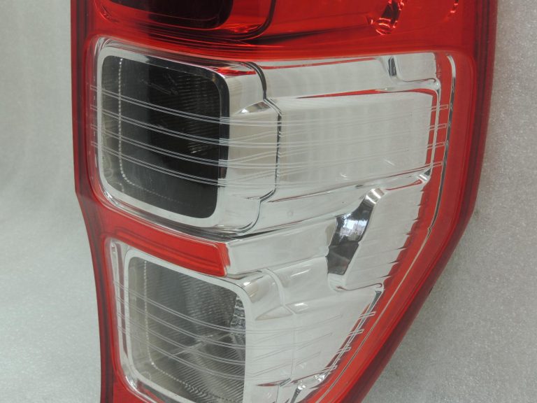 Ford Ranger P375 TKE aizmugurējais lukturis pa labi EB3B-13404-LA DEPO