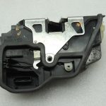 Oriģinālā BMW F30LCI F31LCI F35LCI F80LCI durvju slēdzene priekšējā kreisā 7229461