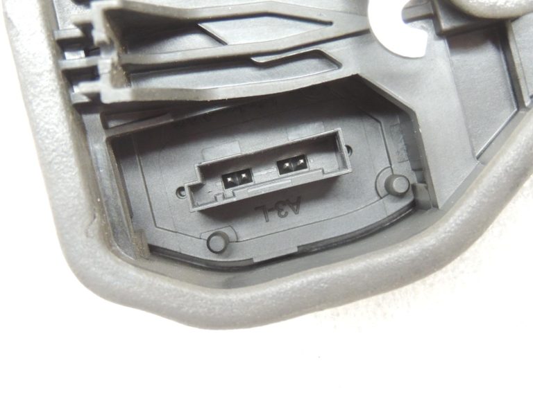 Oriģinālā BMW F30LCI F31LCI F35LCI F80LCI durvju slēdzene priekšējā kreisā 7229461