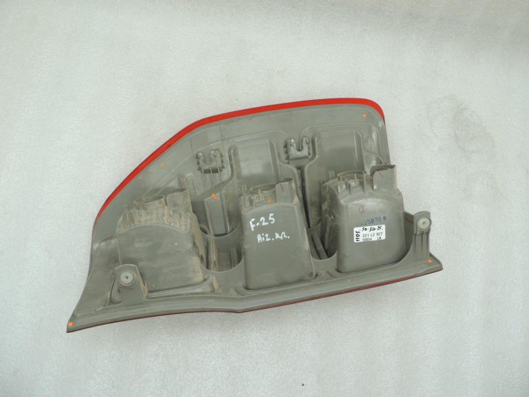 Ford Ranger P375 TKE aizmugurējais lukturis pa labi EB3B-13404-LA DEPO