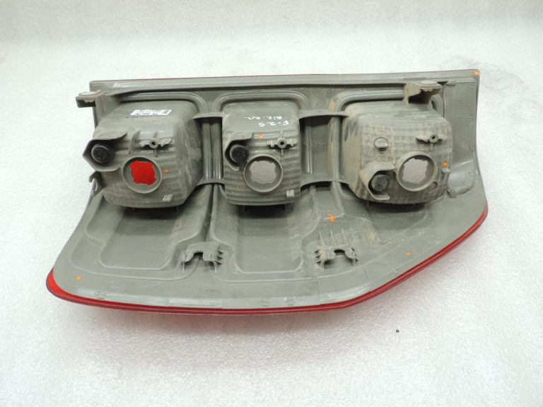 Ford Ranger P375 TKE aizmugurējais lukturis pa labi EB3B-13404-LA DEPO