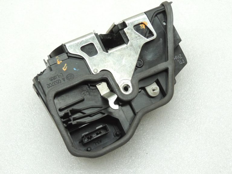 Oriģinālā BMW F30LCI F31LCI F35LCI F80LCI durvju slēdzene priekšējā kreisā 7229461