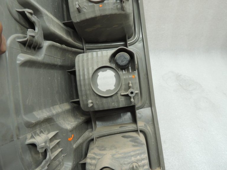Ford Ranger P375 TKE aizmugurējais lukturis pa labi EB3B-13404-LA DEPO
