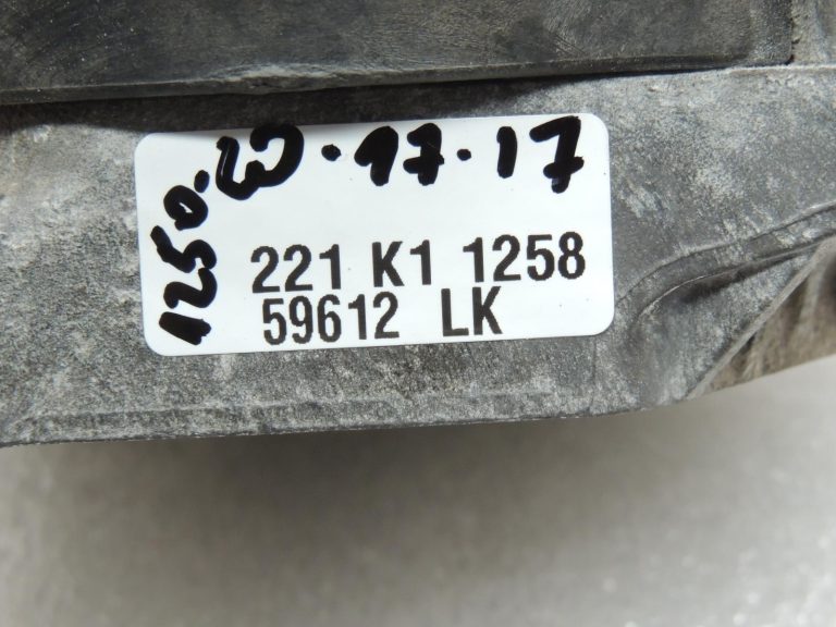 Oriģinālais BMW F20 F20 F21 F30 F30 F31 F34 B47 Dzinēja stiprinājums Dzinēja stiprinājums labajā pusē
