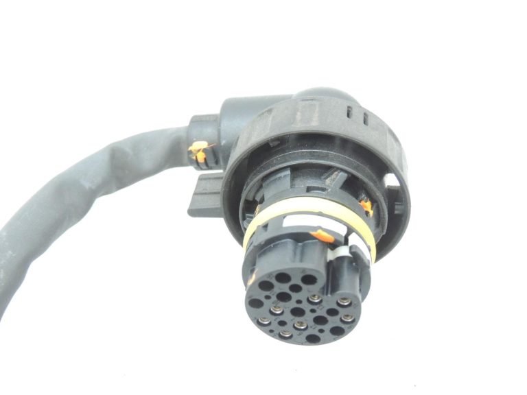 Oriģinālā BMW automātiskās transmisijas GA8HP50Z ZF 8HP savienotāja remonts 7587139