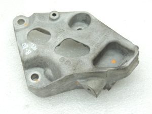 Oriģinālais BMW F20 F21 F22 F22 F30 F31 F34 dīzeļdzinējs B47 Dzinēja stiprinājums pa kreisi 22116859415