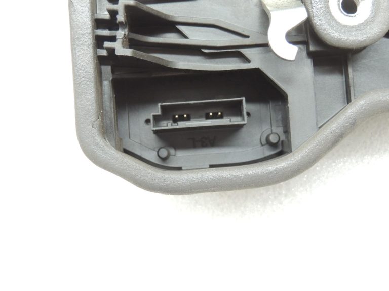 Oriģinālā BMW F30LCI F31LCI F35LCI F80LCI durvju slēdzene priekšējā kreisā 7229461