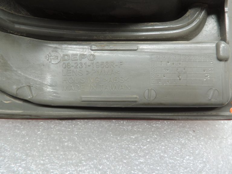 Ford Ranger P375 TKE aizmugurējais lukturis pa labi EB3B-13404-LA DEPO