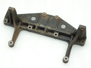 Mitsubishi Pajero V7 V6 3.2 DI-D EGR radiatora kronšteins ME203716
