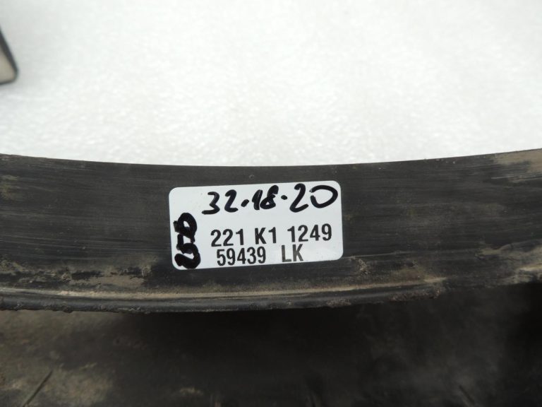Mitsubishi Pajero V7 V6 Aizmugurējā dubļu atloka aizmugurējā kreisā labā MN117280 MN117279