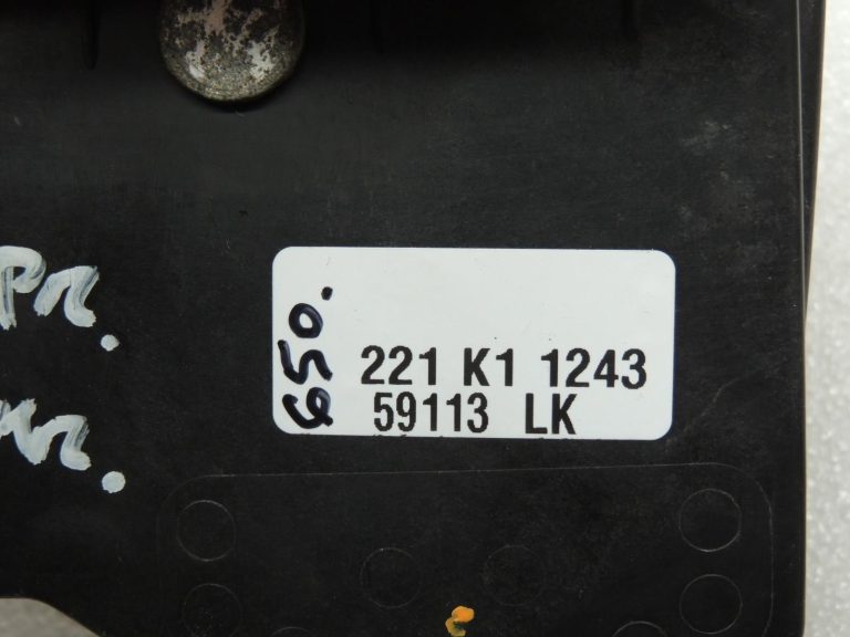Oriģinālā BMW F30LCI F31LCI F35LCI F80LCI durvju slēdzene priekšējā kreisā 7229461