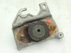 Renault Dacia Clio IV Duster Pārnesumkārbas stiprinājuma kronšteins kreisais 112220570R OEM 112220570R