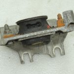 Renault Dacia Clio IV Duster Pārnesumkārbas stiprinājuma kronšteins kreisais 112220570R OEM 112220570R