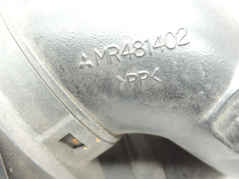 Mitsubishi Pajero V7 V6 3.2 DI-D 4M41 Gaisa ieplūdes kolektors MR481402