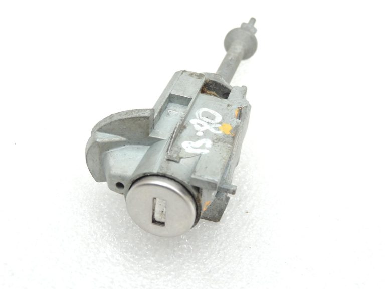 BMW F30LCI F31LCI F35LCI F80LCI durvju slēdzeņu cilindrs ar atslēgu