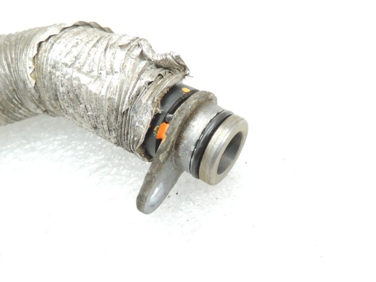 Oriģinālā BMW F20 F20 F21 F22 F22 F30 F31 dīzeļdzinēja B47 turbokompresora eļļas atgriešanas līnija 8513617