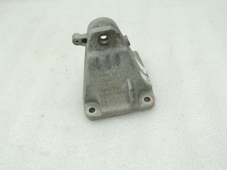 Oriģinālais BMW F20 F21 F22 F22 F30 F31 F34 dīzeļdzinēja B47 motora stiprinājums pa labi 22116859416