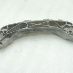 Oriģinālā BMW F20 F21 F22 F22 F30 F31 F34 pārnesumkārbas tilta pārnesumkārbas stiprinājums 22316859417