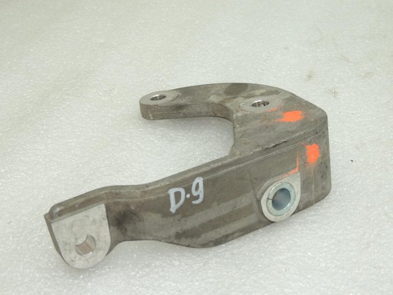 DACIA Duster I (H79) 4×4 balsta kronšteins 8200991067 OEM