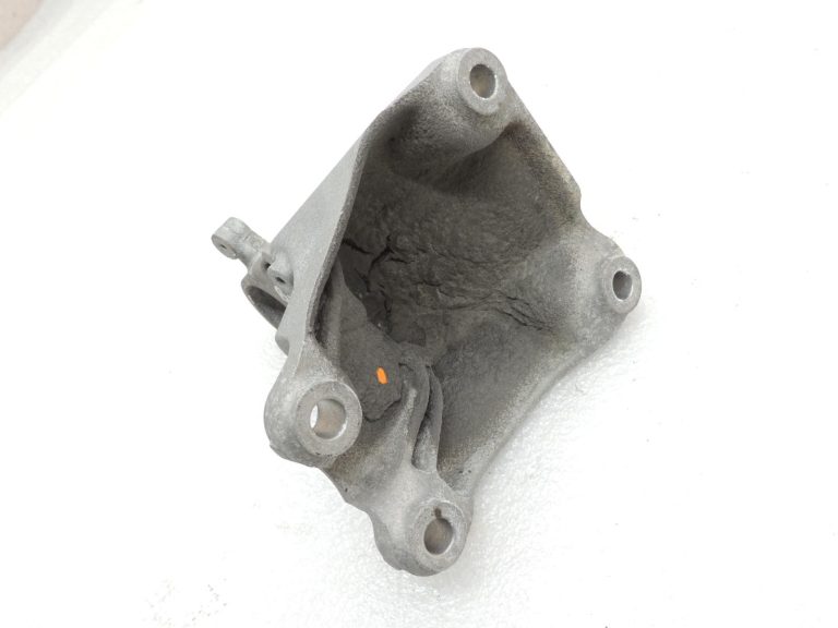 Oriģinālais BMW F20 F21 F22 F22 F30 F31 F34 dīzeļdzinēja B47 motora stiprinājums pa labi 22116859416
