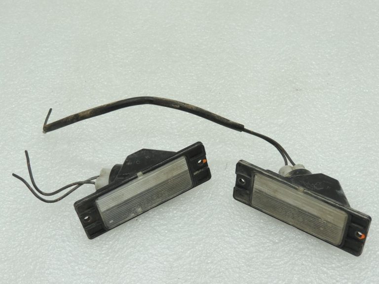 Mitsubishi Pajero V7 V6 Numura apgaismojums ar lukturu turētāju MB859364