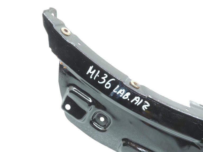 Mitsubishi Pajero V7 aizmugurējā bampera pastiprinātājs, labais MR437372