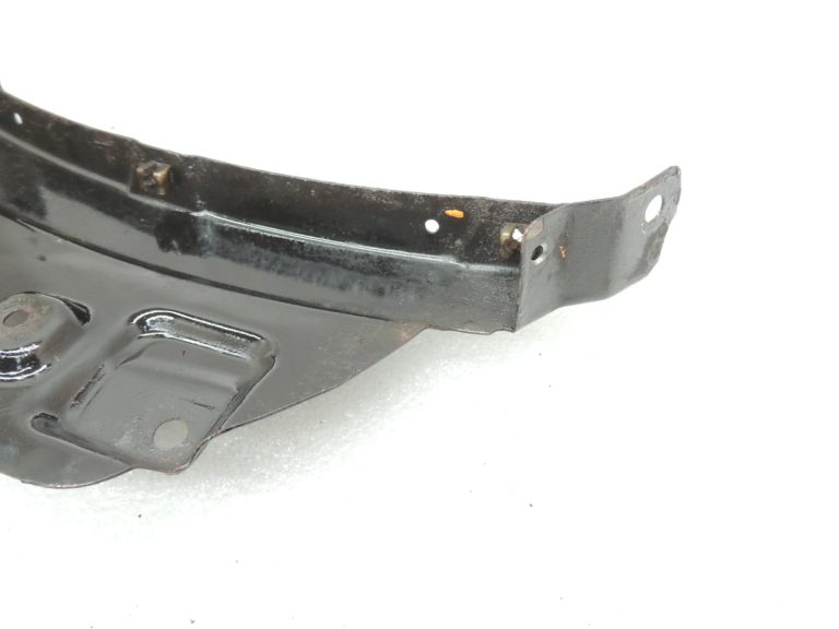 Mitsubishi Pajero V7 aizmugurējā bampera pastiprinātājs, labais MR437372
