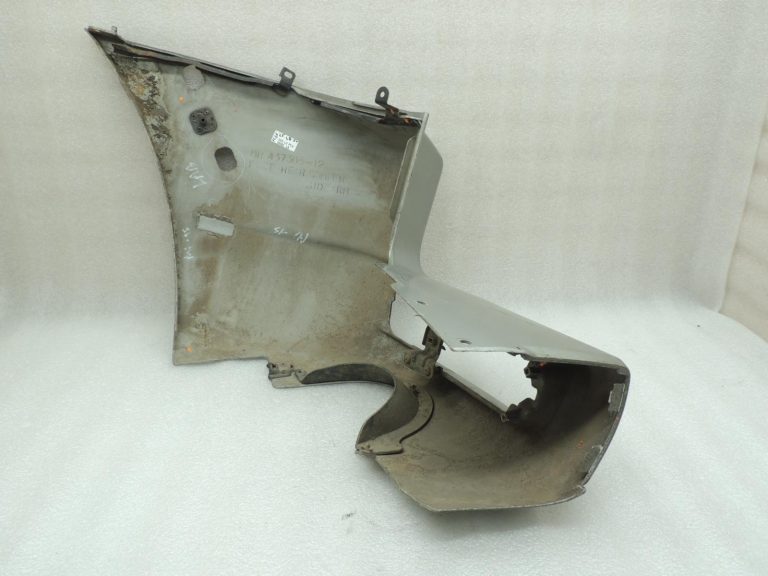 Mitsubishi Pajero V68W V64W V65W Aizmugurējā bampera stūris MR437305