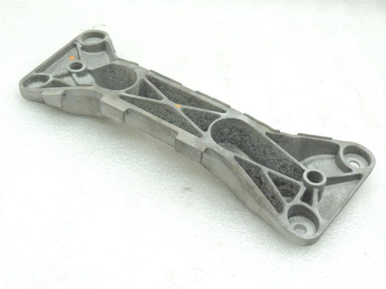 Oriģinālā BMW F20 F21 F22 F22 F30 F31 F34 pārnesumkārbas tilta pārnesumkārbas stiprinājums 22316859417