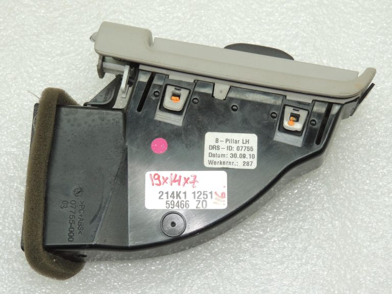 Volvo V60 I 2.0D Ventilācijas režģis B-pilona kreisajā pusē 39802475