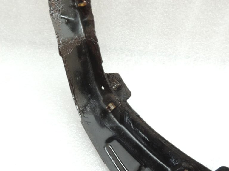 Mitsubishi Pajero V7 aizmugurējā bampera pastiprinātājs, labais MR437372