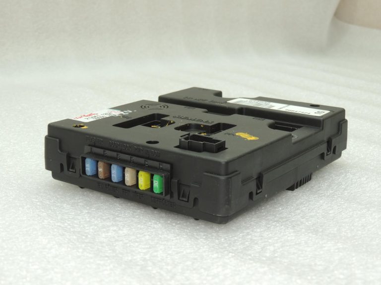 Chevrolet Epica drošinātāju kārbas moduļa vadības bloks 96647424 Drošinātāju kārbas bloks Modulis