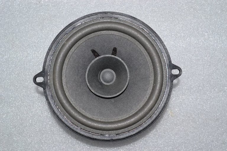 Renault Trafic III Aizmugures skaļrunis labais kreisais 281567910R 93868070