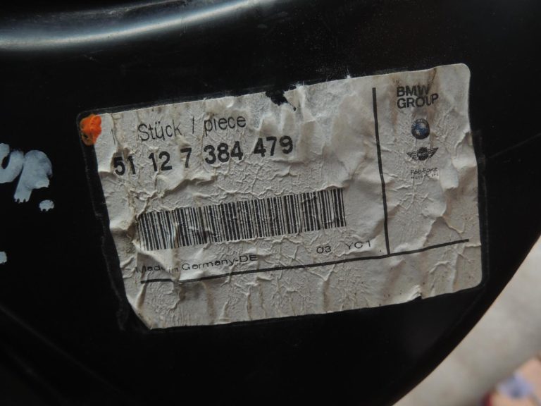 Oriģinālais BMW vadotnes bufera aizmugurējais kreisais turētājs 51127384479