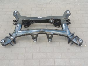 Oriģinālā BMW F30 F31 F33 F33 F36 aizmugurējā tilta sijas aizmugurējā tilta sijas 33316792507