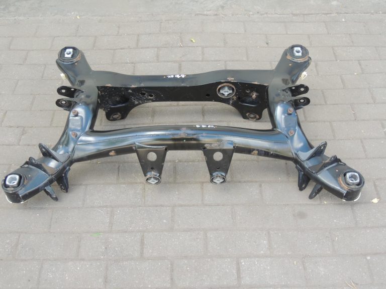 Oriģinālā BMW F30 F31 F33 F33 F36 aizmugurējā tilta sijas aizmugurējā tilta sijas 33316792507