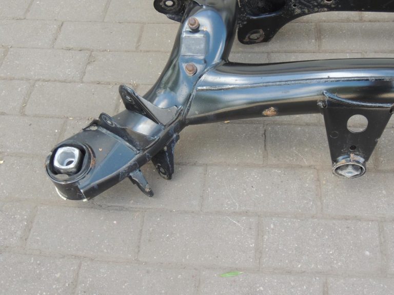 Oriģinālā BMW F30 F31 F33 F33 F36 aizmugurējā tilta sijas aizmugurējā tilta sijas 33316792507