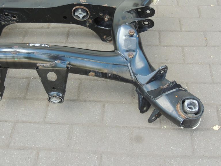 Oriģinālā BMW F30 F31 F33 F33 F36 aizmugurējā tilta sijas aizmugurējā tilta sijas 33316792507