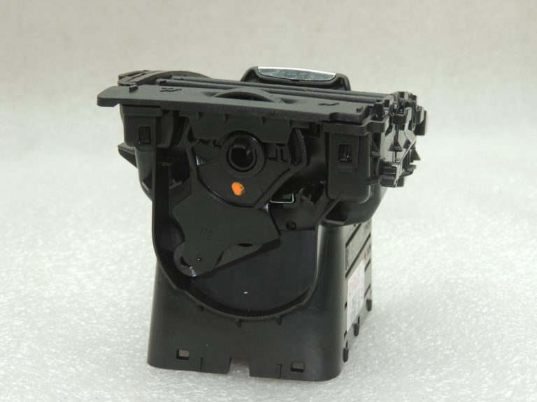 OEM Opel Vivaro B priekšējā paneļa gaisa padeves sprausla, pa labi vidū 95517495