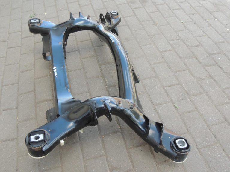 Oriģinālā BMW F30 F31 F33 F33 F36 aizmugurējā tilta sijas aizmugurējā tilta sijas 33316792507