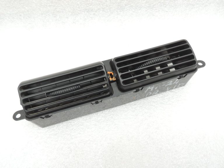 Mitsubishi L200 K7 K6 K9 Mērinstrumentu paneļa ventilācijas centrs MR117491