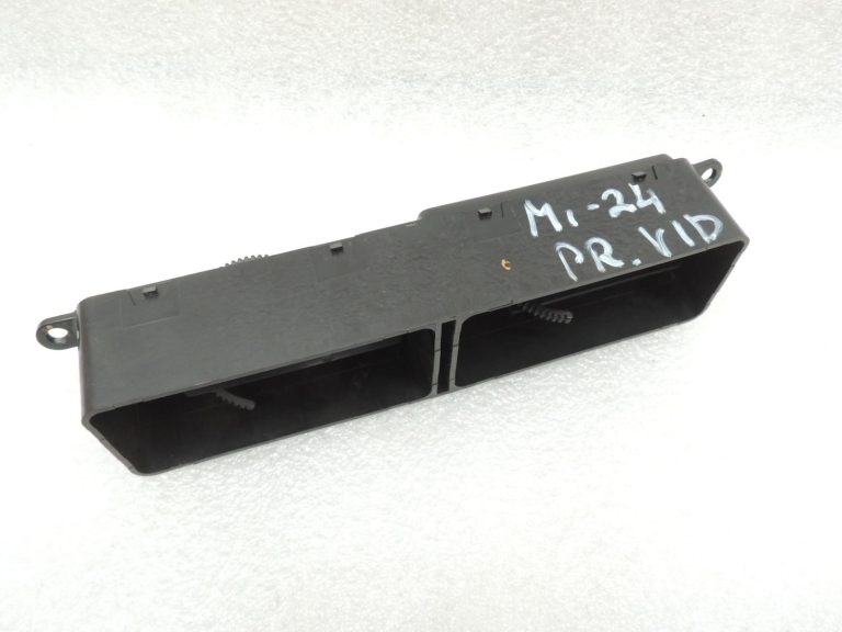 Mitsubishi L200 K7 K6 K9 Mērinstrumentu paneļa ventilācijas centrs MR117491