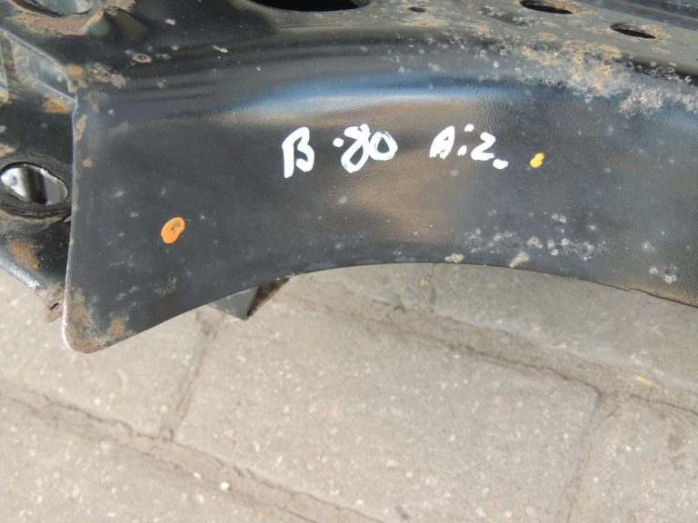 Oriģinālā BMW F30 F31 F33 F33 F36 aizmugurējā tilta sijas aizmugurējā tilta sijas 33316792507