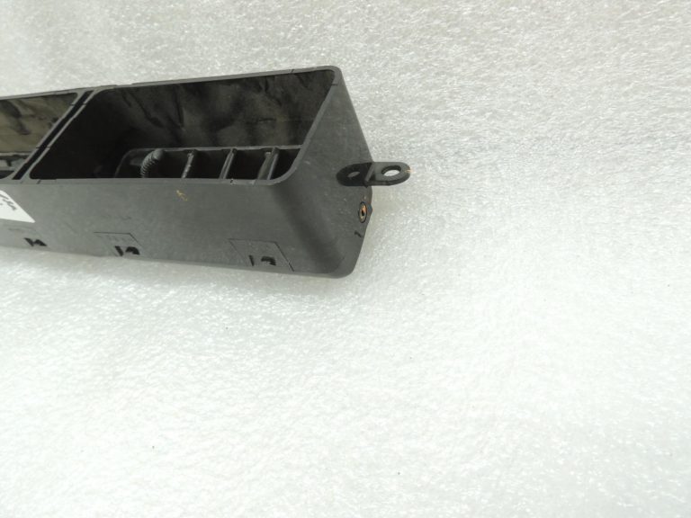 Mitsubishi L200 K7 K6 K9 Mērinstrumentu paneļa ventilācijas centrs MR117491